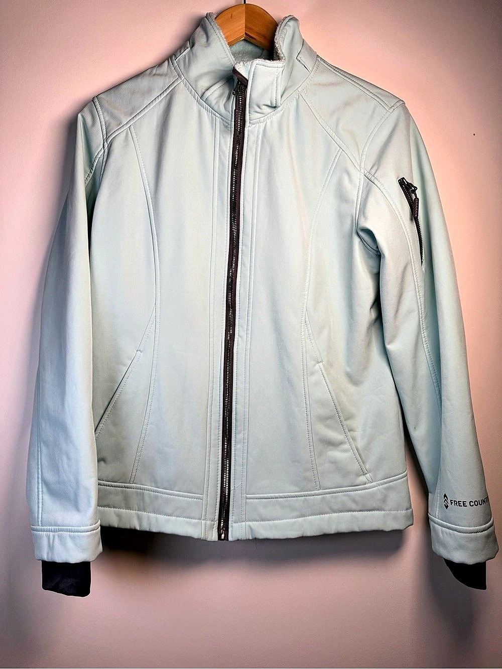 Free Country Super Softshell Jacket with Thumbholes Women's Ski Jacket Blue